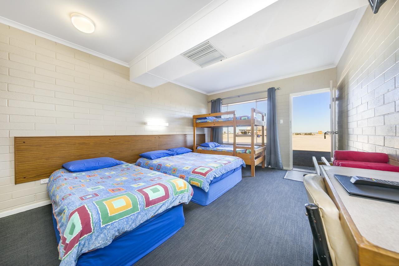 Hotel Nullarbor Roadhouse Extérieur photo