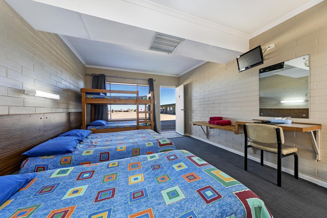 Hotel Nullarbor Roadhouse Extérieur photo